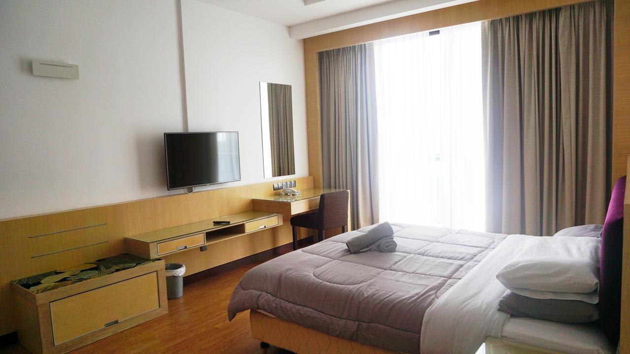 Bernard @ Imperial Apartment *